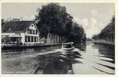 8696 Gezicht op de Vecht bij Breukelen uit het zuiden, met links de linker- en voorzijde van het kinderziekenhuis Grigia.